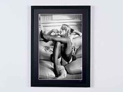 Madonna: Truth Or Dare 1991 | Madonna: Truth or Dare 1991 - Fine Art Photography - Luxury Wooden Framed 70X50 cm - Limited Edition Nr 01 of 20 - Serial ID - Original Certificate (COA), Hologram Logo Editor and QR Code | Catawiki