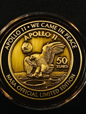 Apollo 11 - 50 Anniversary Medallion - Blended with Flown Metal that went to the Moon | Catawiki