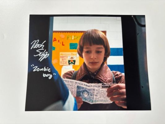Stranger Things - Noah Schnapp (Will) | Catawiki