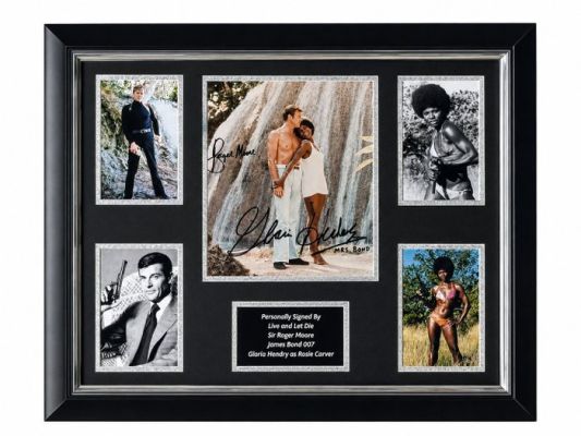 James Bond 007: Live And Let Die - Sir Roger Moore & Gloria Hendry Double Signed James Bond Display | Catawiki