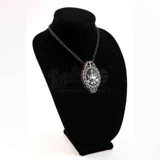 The Twilight Saga - Lot 246 - Rosalie Hale‘s Stunt Crest Necklace