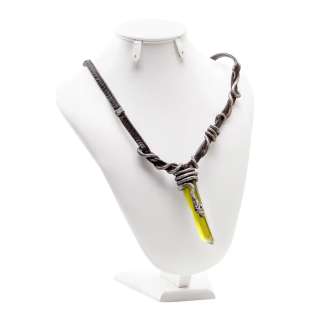 Lot #118 – Relic Hunter (1999-2002) Sydney Fox Tia Carrera Production Used Amulet