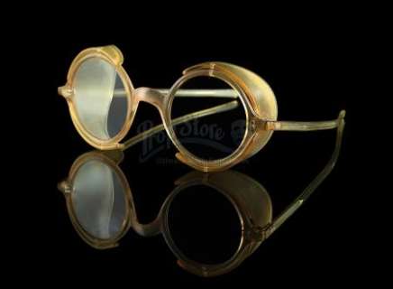 WHO FRAMED ROGER RABBIT (1988) - Lot 580 - Judge Doom‘s (Christopher Lloyd) Glasses