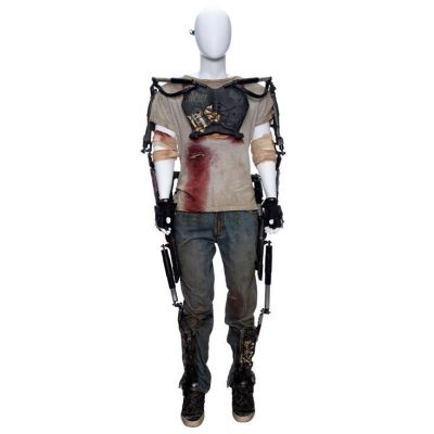 ELYSIUM (2013) - Lot #141 : Max‘s (Matt Damon) Light-up Bloodied HULC Suit Costume