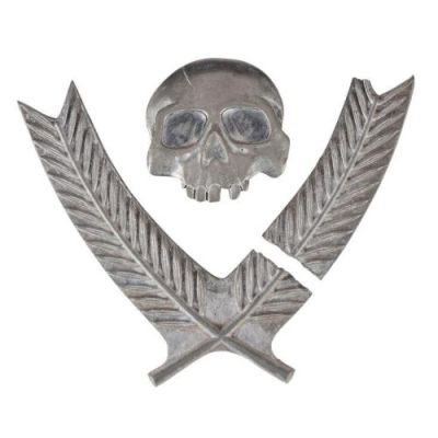 SIX FEET UNDER (T.V. SERIES, 2001-2005) - Lot #390 : Claire Fisher‘s (Lauren Ambrose) Cadillac Hearse Side Emblem