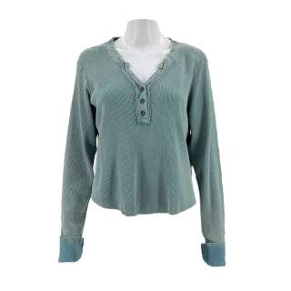 Eddington Louise (Emma Stone) Screen Worn Shirt | VIP Fan Auctions