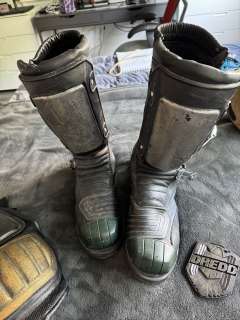 Dredd armor and helmet