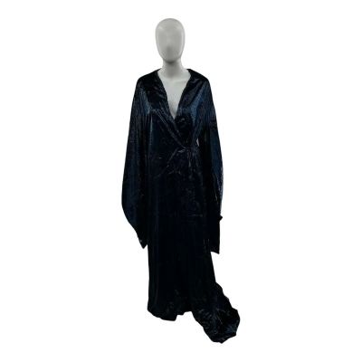 Lot 74: Mother Mary Mother Mary Screen Worn Gown Ch Holy Spirit Backstage Sc 33pt | VIP Fan Auctions