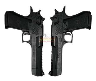 Deadpool (2016) - Deadpool’s (Ryan Reynolds) Hero Set of 2 Signature Screen Used Desert Eagles | Hanlin Auction Service