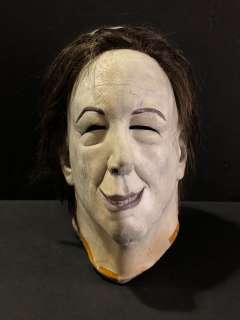 Stan Hellsign Michael Cryers happy mask | Direct Liquidation