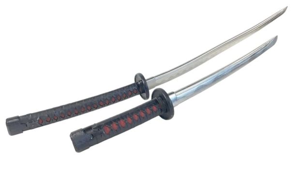 Lot 36 - Deadpool & Wolverine (2024) - Samuraipool (Hall & Oats) Twin Katanas | Hanlin Auction Service