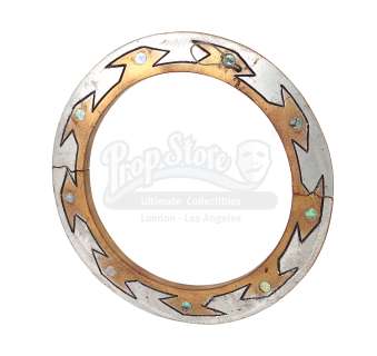 XENA: WARRIOR PRINCESS (1995) - Lot 913 - Xena‘s (Lucy Lawless) Stunt Dark Chakram