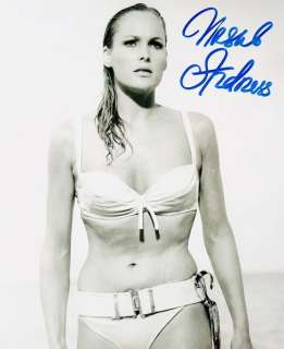 James Bond 007: Dr. No | James Bond 007: Dr. No - Ursula Andress- Honey Ryder - signed with COA | Catawiki