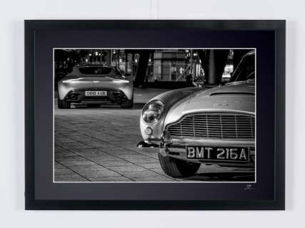 James Bond 007 - Aston Martin Legend - Fine Art Photography - Luxury Wooden Framed 70X50 cm - Limited Edition Nr 01 of 30 - Serial ID 20466 - Original Certificate (COA), Hologram Logo Editor and QR Code | Catawiki