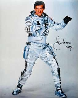 James Bond 007: Moonraker - Roger Moore is James Bond 007 - classic shot , signed with COA | Catawiki