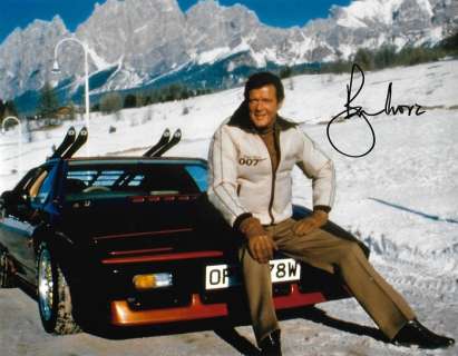 Roger Moore - Autographed Photo "For Your Eyes Only" James Bond 007 with b’bc COA. | Catawiki