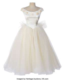 Jennifer Love Hewitt "Wendy/Page Conners/Jane Helstrom" wedding dress from Heartbreakers. ...