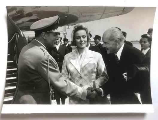 aucun - Madeleine Lebeau - Une parisienne - photo de cinéma originale - 1957 | Catawiki