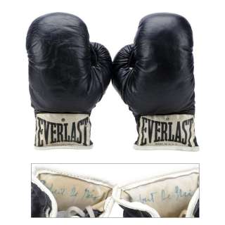 RAGING BULL (1980) - Lot #1279 : Robert De Niro-Autographed Promotional Boxing Gloves