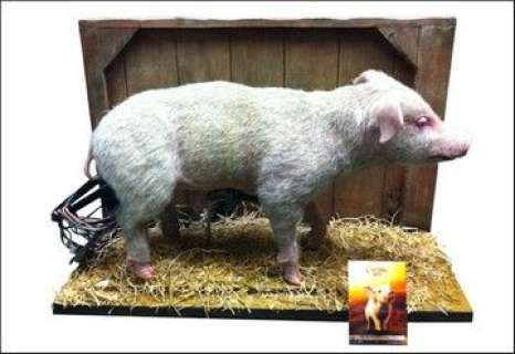 Charlottes’ Web Mechanical Wilbur The Pig | Premiere Props