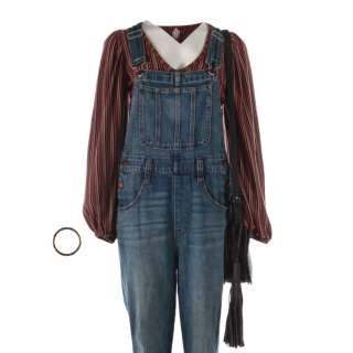 Lot #21 – Love Life Mallory Sasha Compère Screen Worn Shirt Jumper All Saints Purse & Bracelet Ep 101