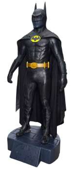 BATMAN (1989) - Lot #48 : Exceptional Quality Batman (Michael Keaton) Batsuit Costume on Display