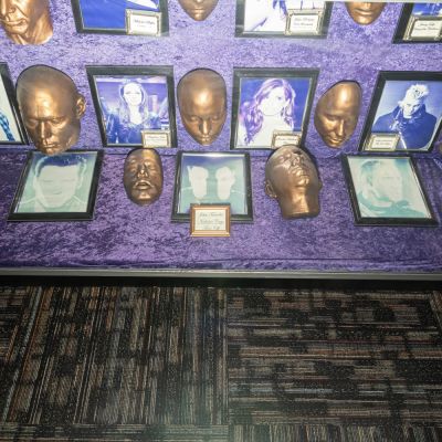 Lot 1065 - J. Travolta & N. Cage Life Masks for Face/Off | misc / divers