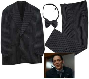 ‘‘Addams Family Values‘‘ Actor Raul Julia Pinstripe Suit Costume
