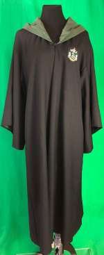 Lot 220 - Harry Potter - Original Slytherin Robe