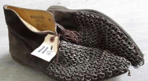 Lot 307 - Robin Hood (2010) - King Richard (Danny Huston) Boots