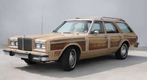 LUCILLE BALL’S 1980 CHRYSLER TOWN & COUNTRY STATION WAGON | Julien’s