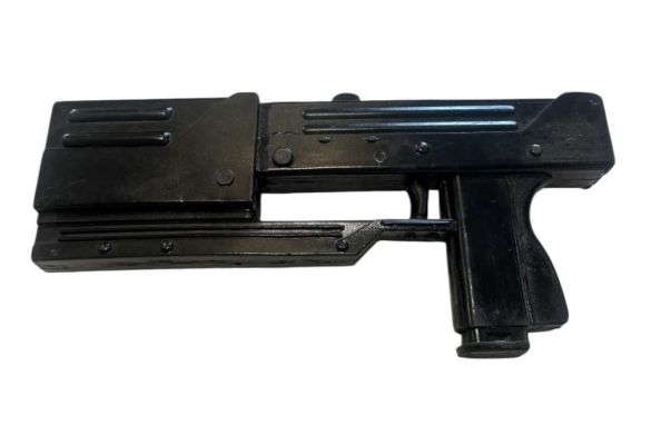 Lot 73 - Blade II (2002) - Wesley Snipes (Blade) MAC-10 Machine Pistol | Hanlin Auction Service