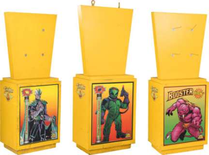 Jingle All the Way (TCF, 1996), Turbo Man Toy Displays and Parade Signs. (Total: 6 Items)