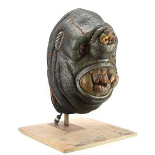 THE HITCHHIKER‘S GUIDE TO THE GALAXY (2005) - Lot 735 - Animatronic Vogon Soldier Head