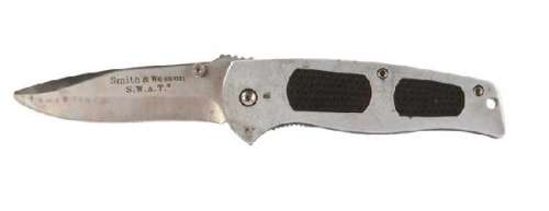 LOST - Lot 294 - Kate‘s Smith & Wesson S.W.A.T. pocket knife