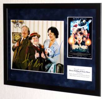 Harry Potter - Harry Melling & Fiona Shaw (Dudley & Aunt Petunia Dursley) Premium Framed, DOUBLE signed + COA | Catawiki