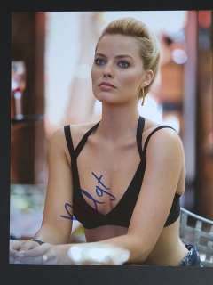 The Wolf of Wall Street - Signed by Margot Robbie, with Letter of Authenticity - Photo, Autograph | Catawiki