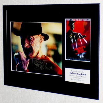 Nightmare on Elmstreet - Robert Englund (Freddy Krueger) Premium Framed, signed, COA + photo signing session | Catawiki