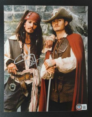 Pirates of the Caribbean - Johnny Depp "Captain Jack Sparrow" - Signed 8x10 Photo - Beckett (BF12011) - No Reserve | Catawiki