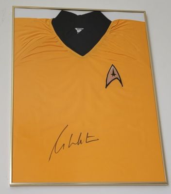 Star Trek: The Original Series - Classic TV - William Shatner (Captain James T. Kirk) - Autograph on Jersey with COA of JSA Framed | Catawiki