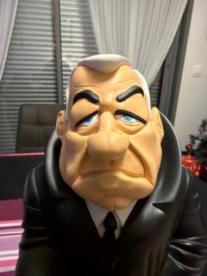 Saint Emett Editions - Saint Emett - Statuette, Jean Gabin - Statuette « Le clan des Siciliens » - 38 cm - Resin - 2018 | Catawiki