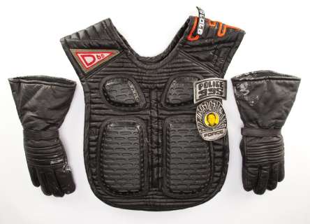 Police flack vest and leather gauntlet gloves from Blade Runner | Profiles in History