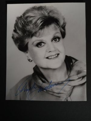 Murder, She Wrote - Signed by Angela Lansbury (+) with Letter of Authenticity - Photo, Autograph | Catawiki