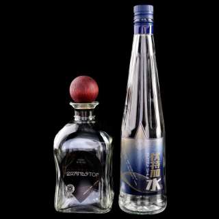 The Expanse - Lot 277 - Amos Burton (Wes Chatham) and Roberta "Bobbie" Draper‘s (Frankie Adams) Booze Bottles on Ceres Station