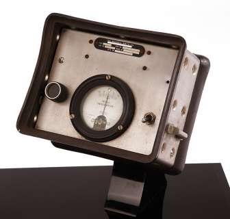 Lot 375 - MAN FROM U.N.C.L.E. SEASON 1 GADGET: THE PHASTRON METER