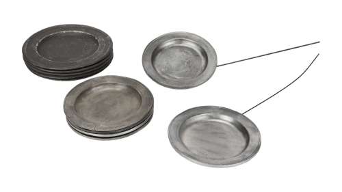 Muppet Treasure Island - Lot #315 - Benbow Inn Plates Set Dressing