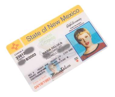 Lot 315 - Roswell (TV) - Maria‘s Drivers License (Majandra Delfino)