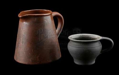 Warcraft - Lot 191 - Garona‘s (Paula Patton) Prison Cell Pitcher and Mug