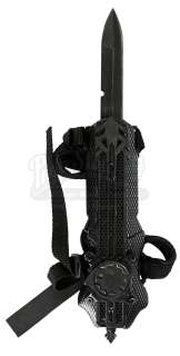 ASSASSIN‘S CREED (2016) - Lot 36 - Cal Lynch‘s (Michael Fassbender) Modern Wristblade