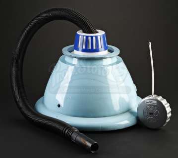 SCARY MOVIE 5 - SFX Blue Pool Vacuum